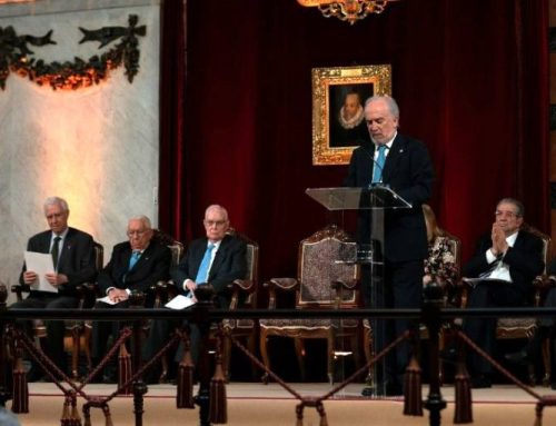 Brillante acto en la Real Academia Española. Trece Académicos reflexionan sobre los diez primeros años del reinado de Felipe VI. La Fundación Siglo Futuro, invitada.