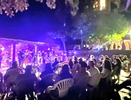 Campillo de Ranas vivió un concierto con gran ambiente del ciclo «Cultura en Ruta» protagonizado por el Grupo Klandestinos.