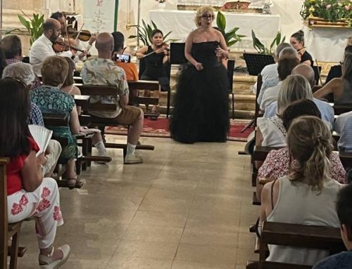 La Camerata Complutense y la soprano Virginia Llamas, emocionan al público que llenó la Iglesia de Atanzón.